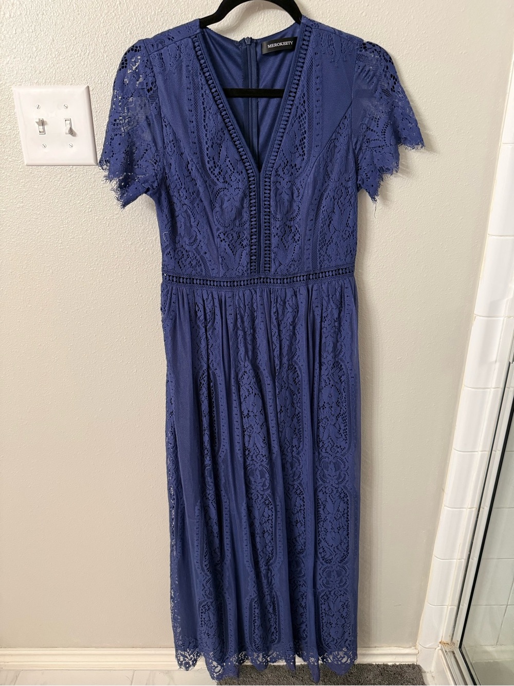 Blue / Indigo Lace V-Neck Midi Dress